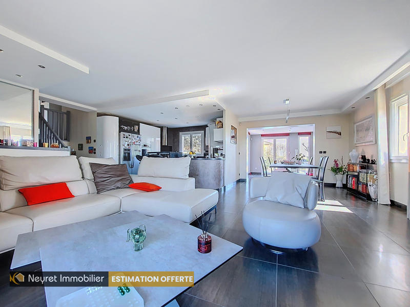 Maison - 170 m² - 7 pièces