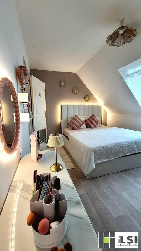 Maison - 122 m² - 9 pièces