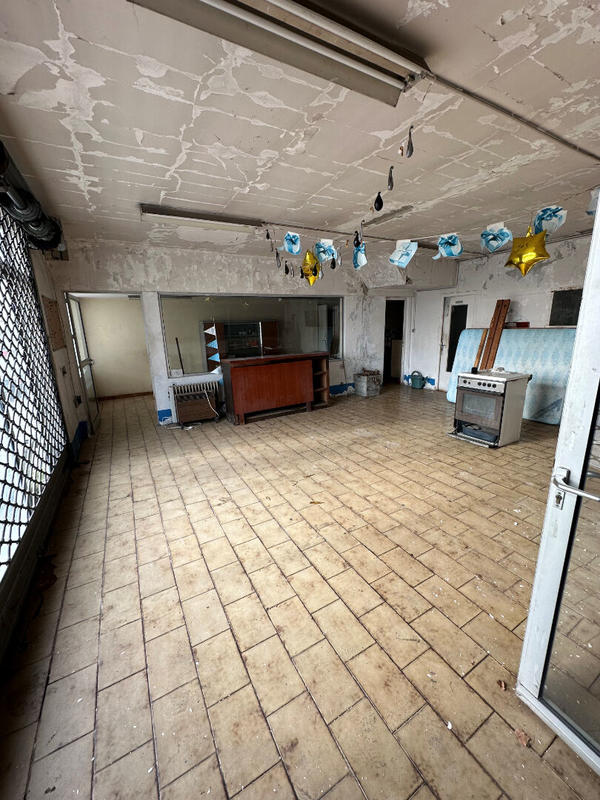 Local commercial - 240 m²