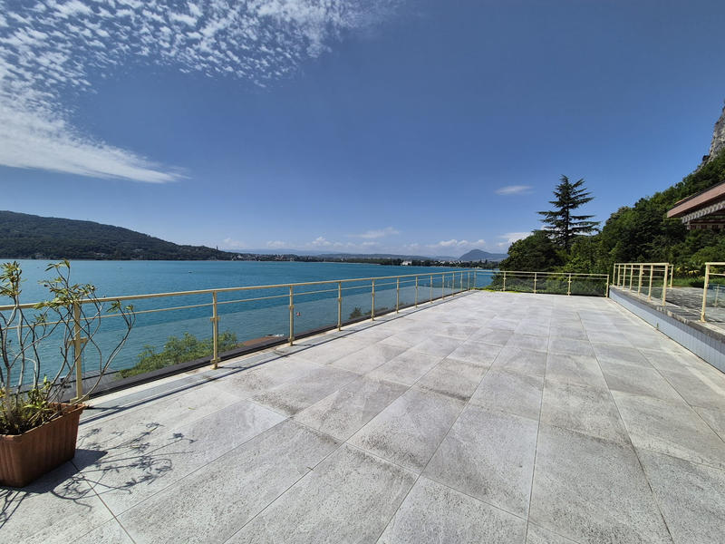 Maison - 357 m² - 7 pièces