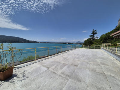 Maison - 357 m² - 7 pièces