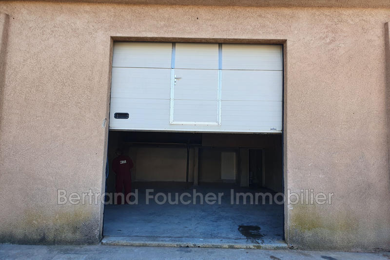 Parking / Garage - 75 m²
