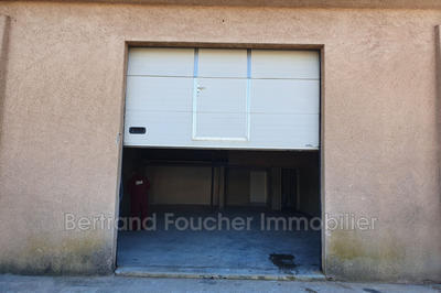 Parking / Garage - 75 m²