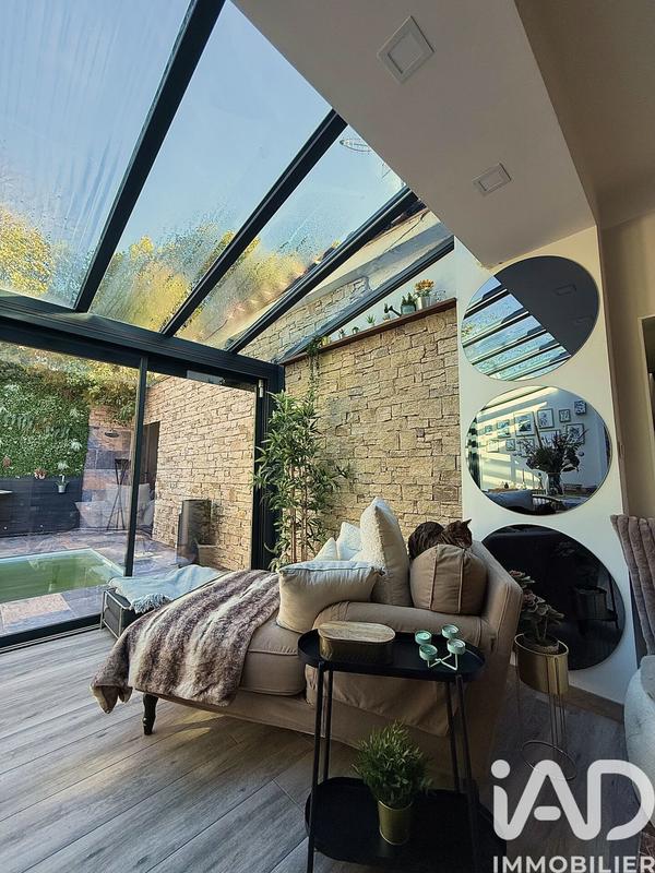 Maison - 212 m² - 7 pièces