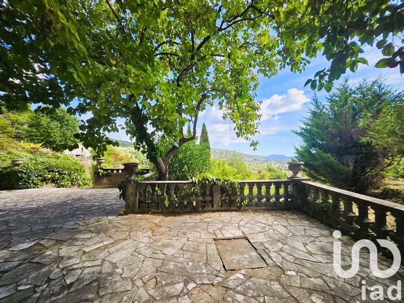 Maison - 240 m² - 10 pièces