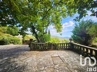 Maison - 240 m² - 10 pièces