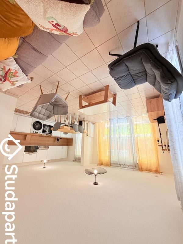 Chambre - 9 m² - 1 pièce