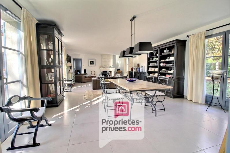 Maison - 202 m² - 6 pièces