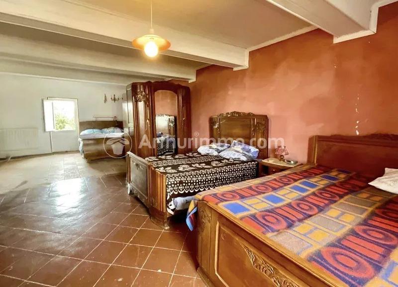 Maison - 270 m² - 8 pièces