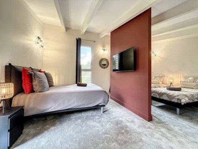 Châlet - 200 m² - 6 pièces