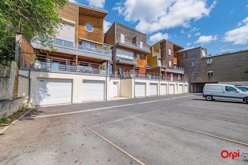 Appartement - 100 m² - 3 pièces