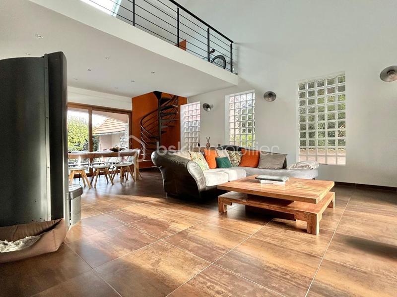 Maison - 144 m² - 4 pièces