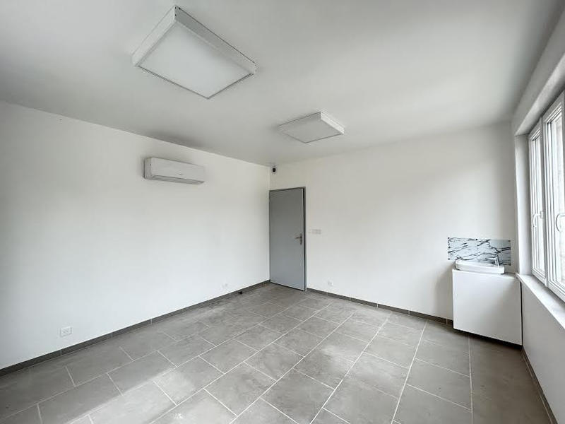 Local commercial - 61 m² - 4 pièces