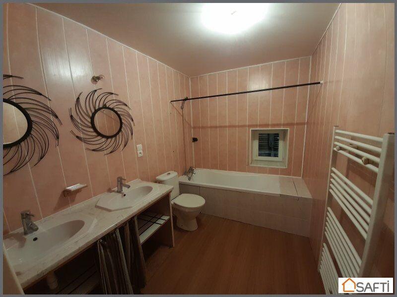 Maison - 205 m² - 7 pièces