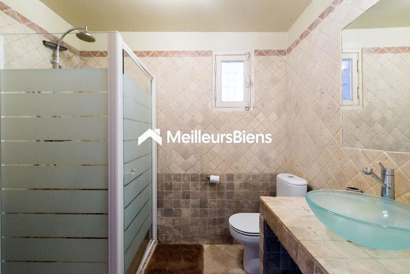 Maison - 225 m² - 12 pièces