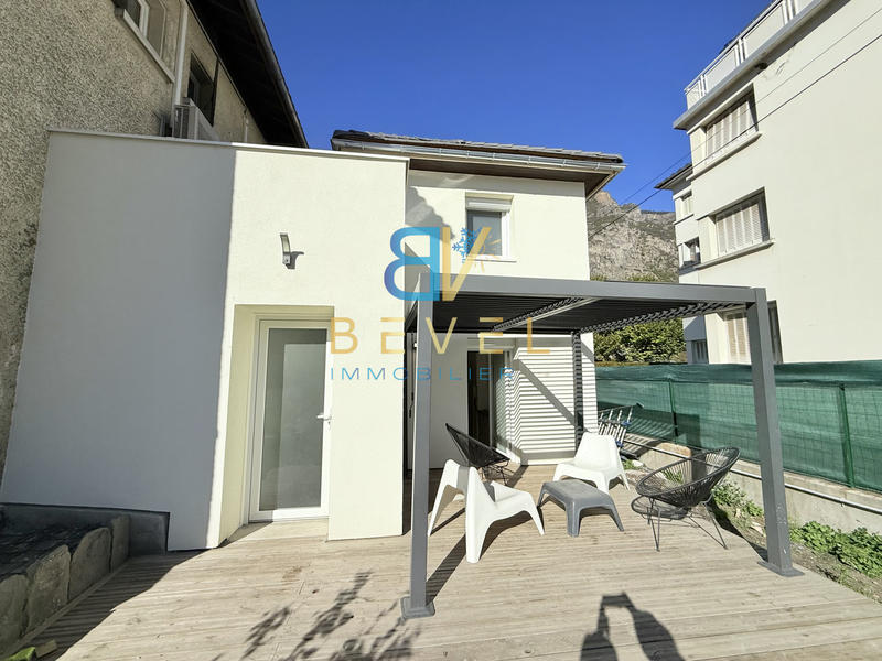 Maison - 60 m² - 3 pièces