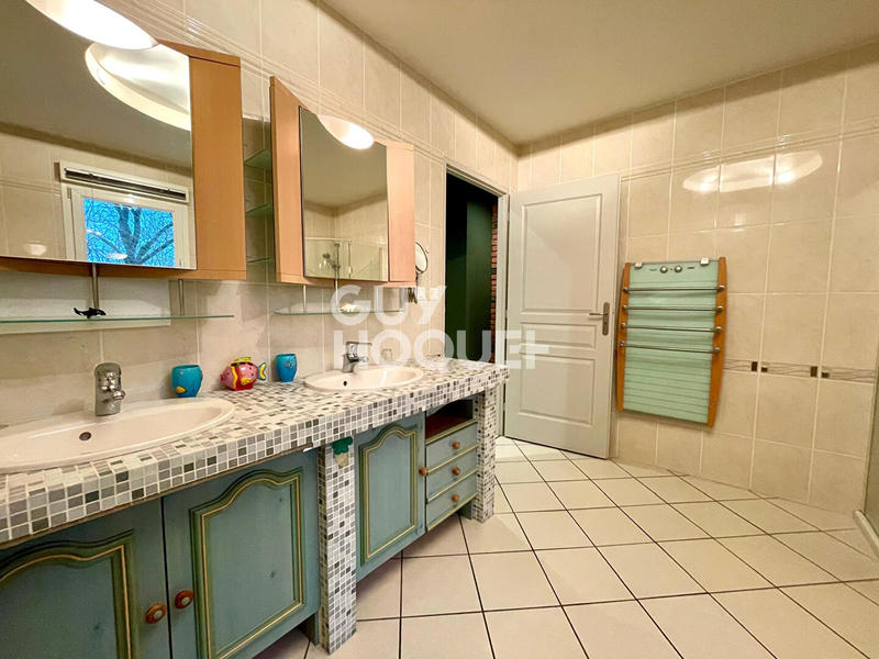 Maison - 320 m² - 6 pièces