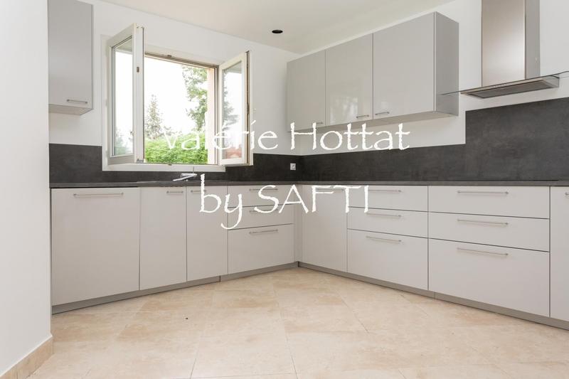 Maison - 240 m² - 9 pièces