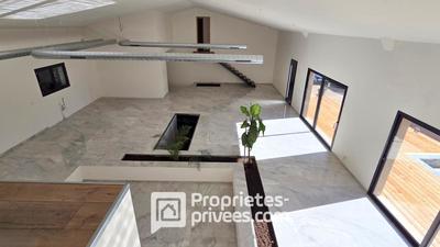 Maison - 254 m² - 6 pièces