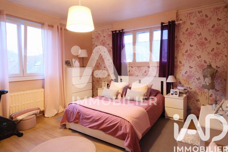 Maison - 225 m² - 9 pièces