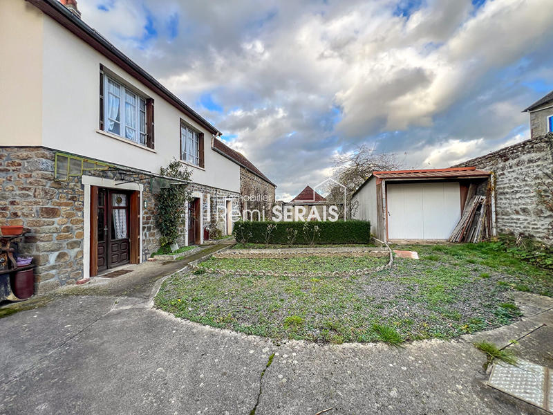 Maison - 95 m² - 5 pièces