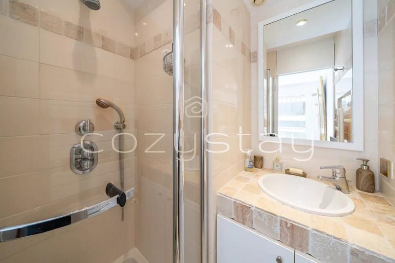 Appartement - 180 m² - 6 pièces