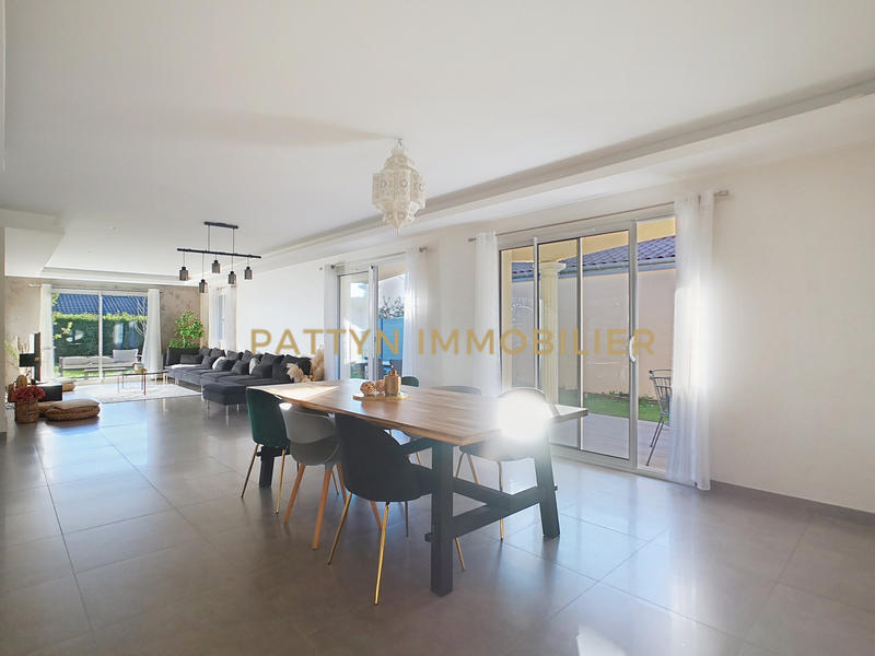 Maison - 159 m² - 7 pièces