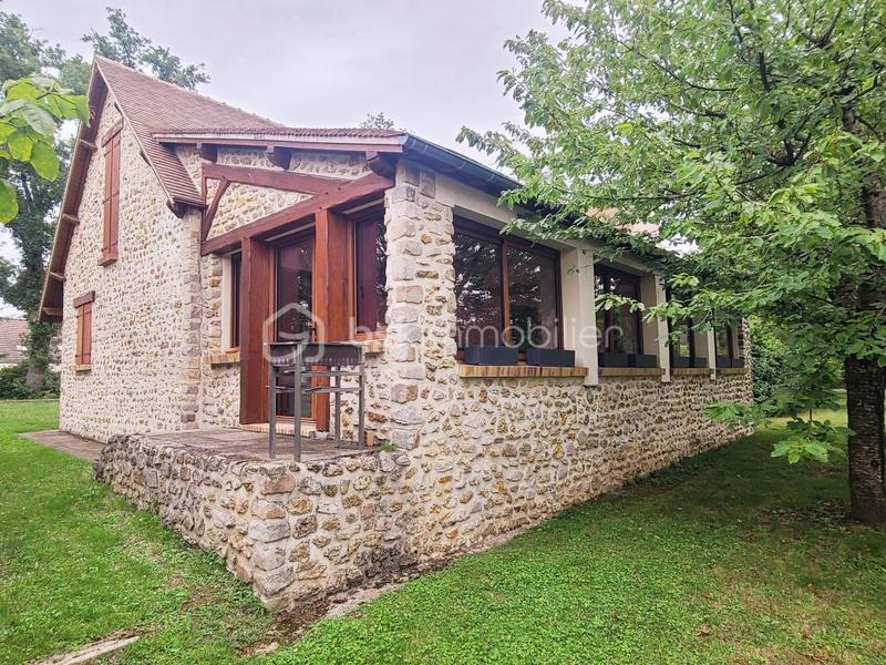 Maison - 306 m² - 8 pièces