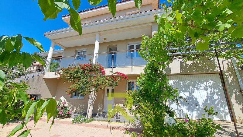 Villa - 180 m² - 7 pièces