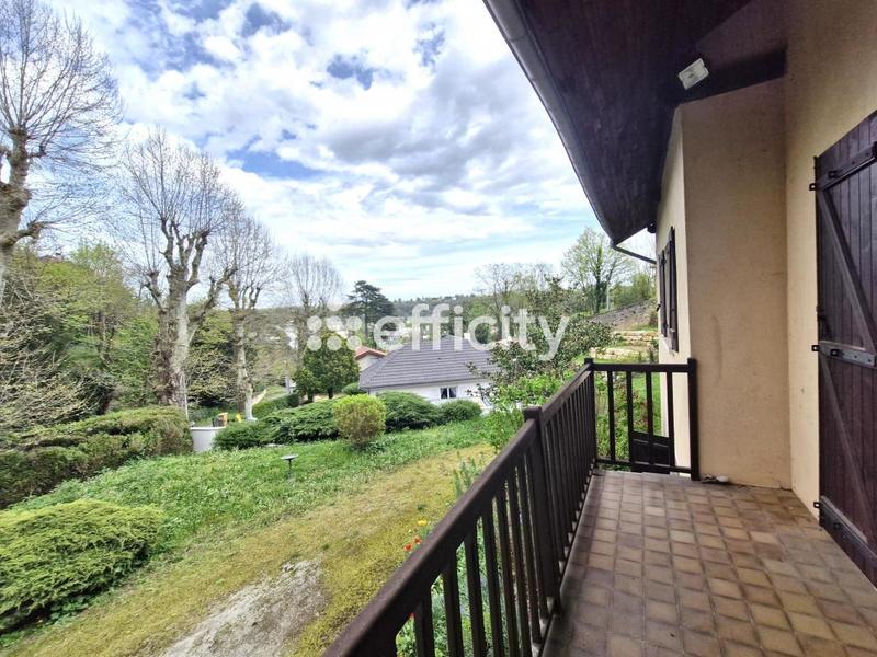 Maison - 157 m² - 7 pièces