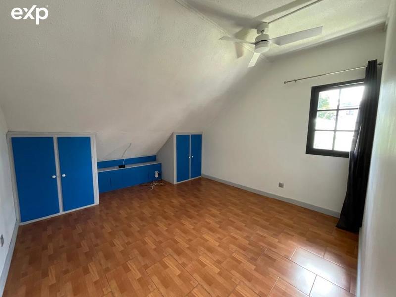 Maison - 310 m² - 8 pièces