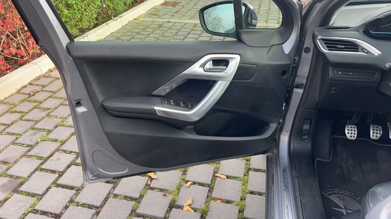 Peugeot 2008 1.6 BlueHDi 120 Crossway