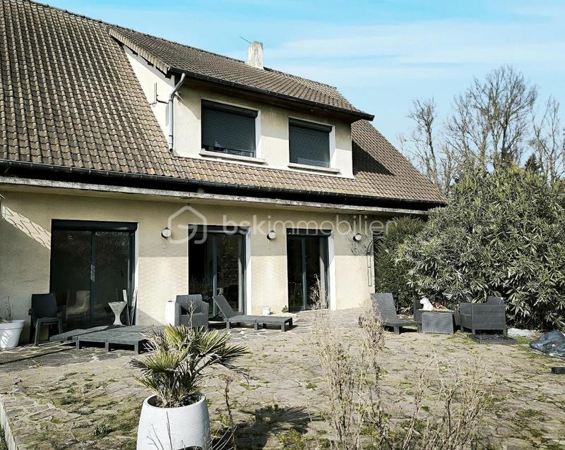 Maison - 270 m² - 8 pièces