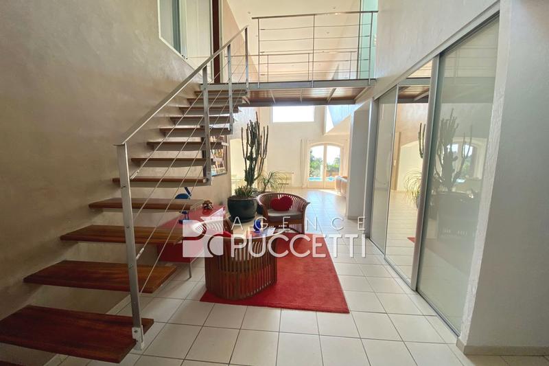 Demeure - 230 m² - 8 pièces