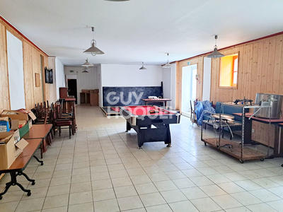 Maison - 300 m² - 8 pièces