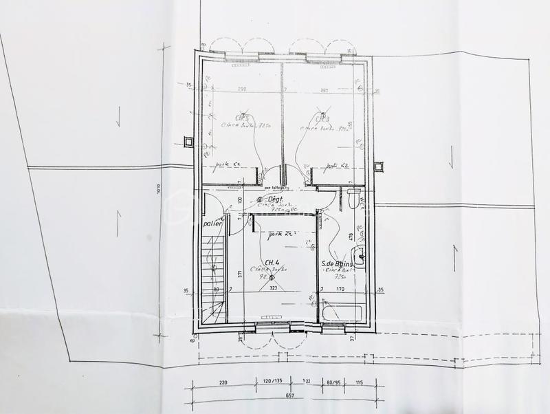Maison traditionnelle - 174 m² - 6 pièces