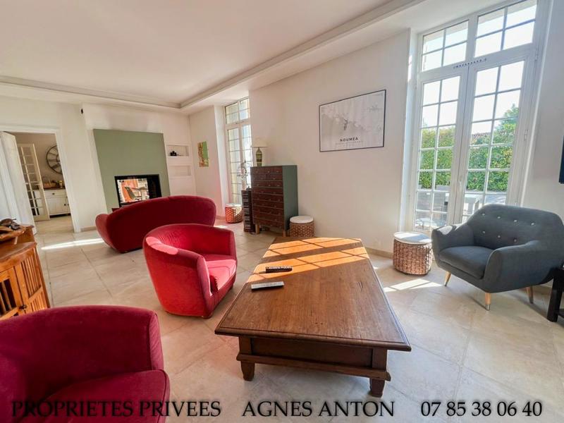 Maison - 225 m² - 8 pièces