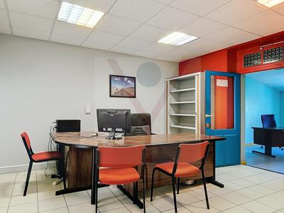 Local commercial - 114 m² - 6 pièces