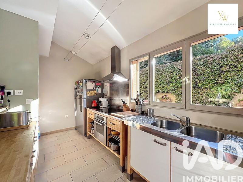 Maison - 220 m² - 12 pièces