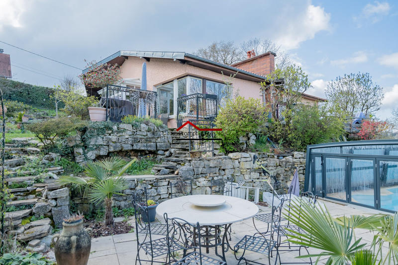 Maison - 200 m² - 10 pièces