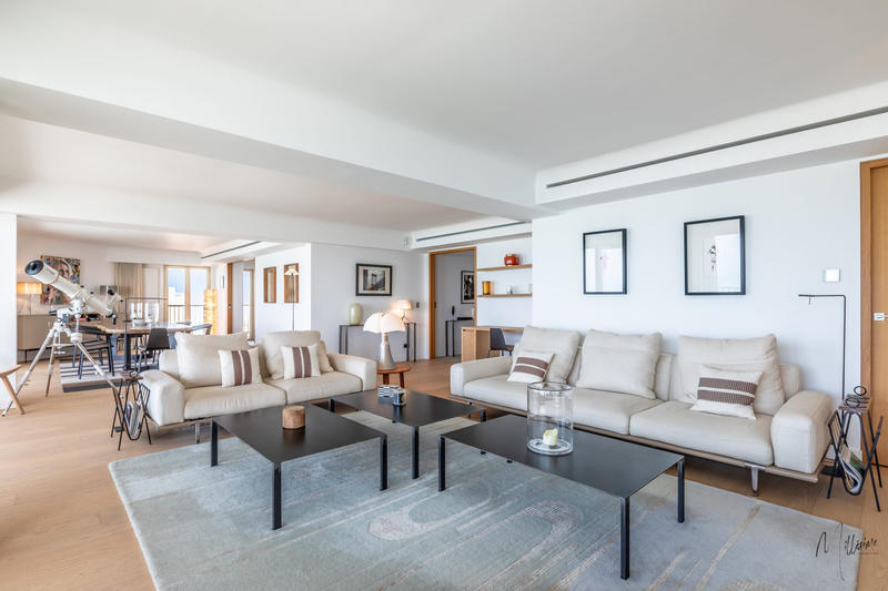 Appartement - 201 m² - 5 pièces