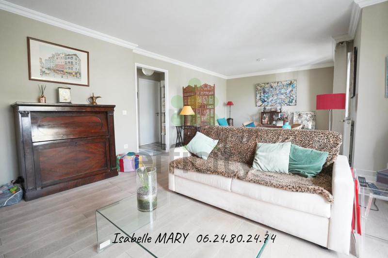 Appartement - 90 m² - 3 pièces