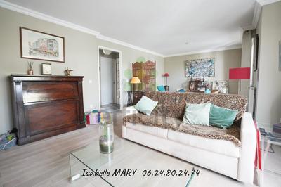 Appartement - 90 m² - 3 pièces