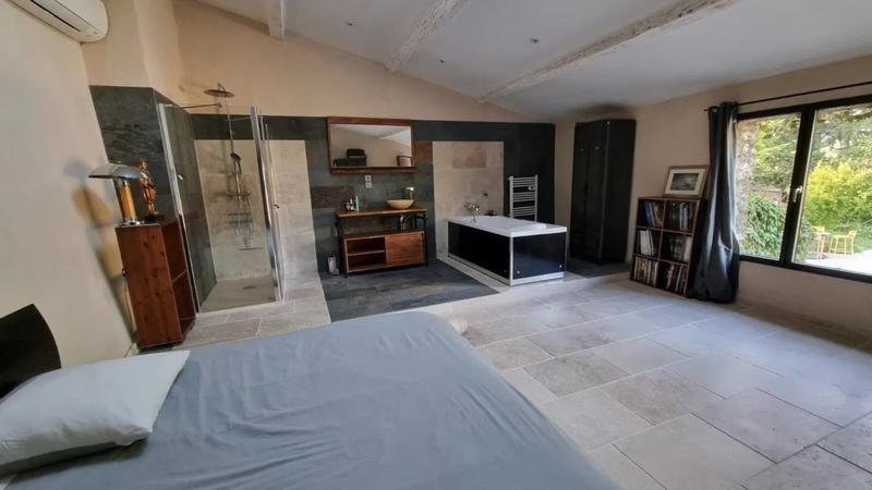 Maison en pierre - 291 m² - 7 pièces