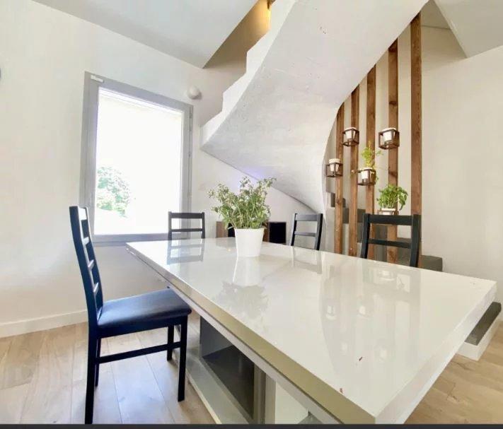 Maison de ville - 90 m² - 4 pièces