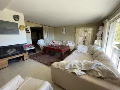 Maison - 312 m² - 7 pièces