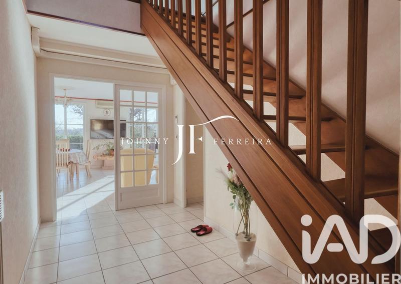 Maison - 196 m² - 9 pièces