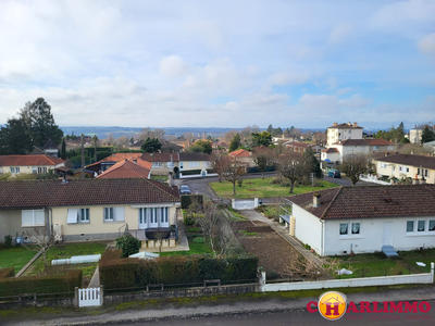 Appartement - 82 m² - 3 pièces