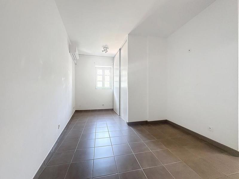 Appartement - 93 m² - 4 pièces