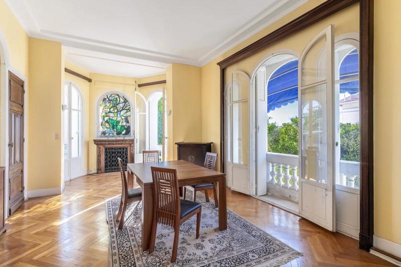 Maison de maîtres - 420 m² - 11 pièces